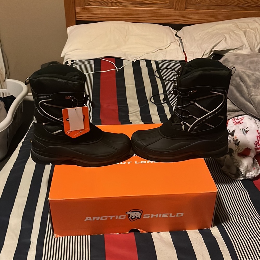Snow boots - Picture 3 of 4